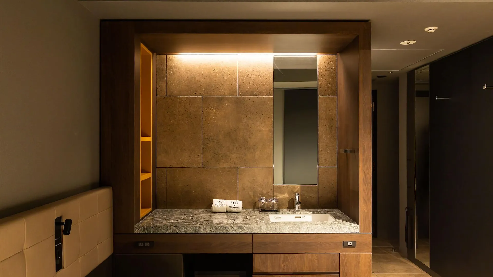 Hotel The Royal Park Canvas - Ginza 8 Tokyo