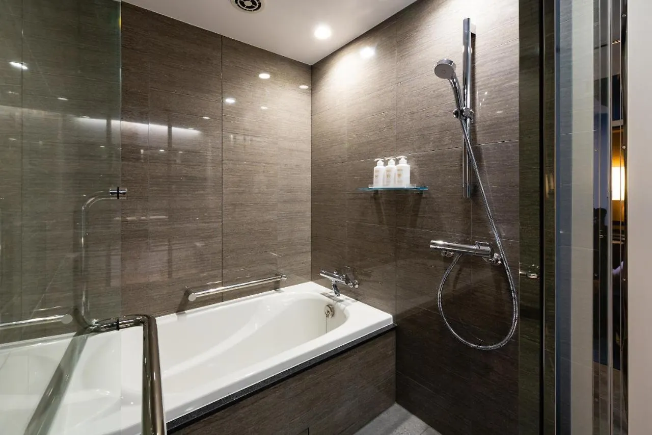 The Royal Park Canvas - Ginza 8 Tokyo Hotel